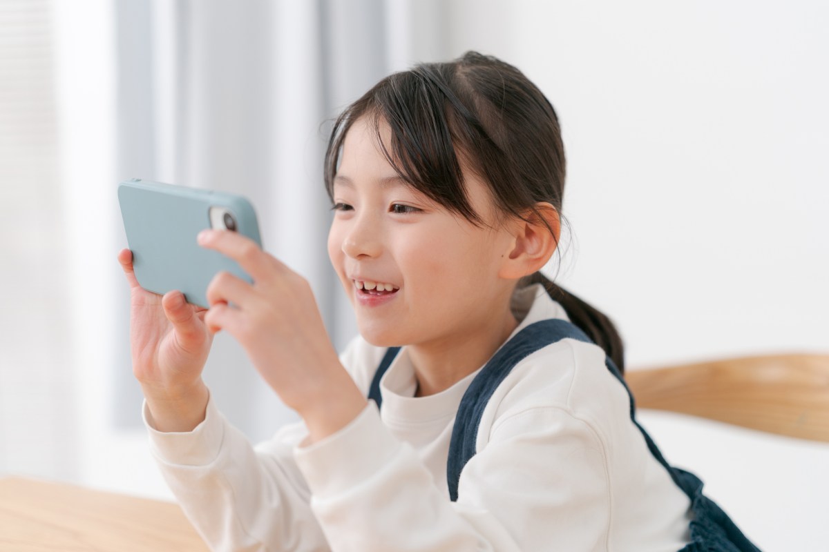 子どものスマホはいつから？　デビュー学年・家庭内ルール・もめごとの実態【子どものスマホ調査＜前編＞】